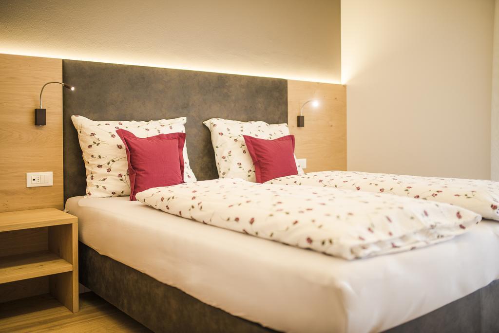 Haus Artus Aparthotel เชนนา ภายนอก รูปภาพ